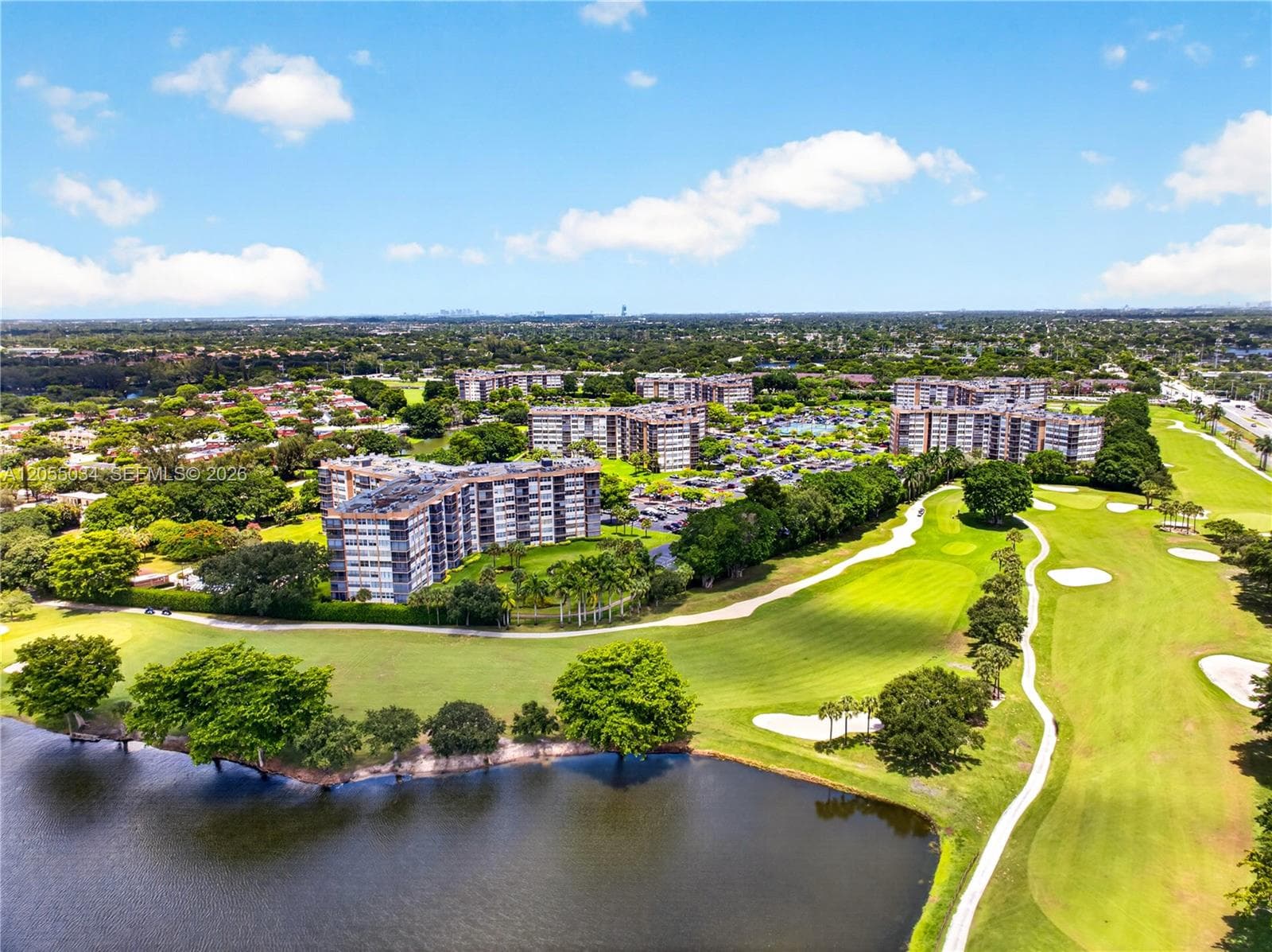 900 Saint Charles Pl # 621, Pembroke Pines FL 33026 - Pembroke Pines, FL - Photo 1