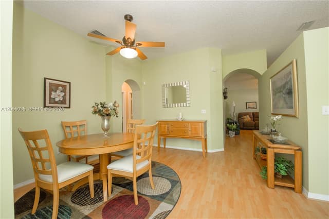 460 SE 24th Dr, Homestead FL 33033 - Homestead, FL - Photo 5
