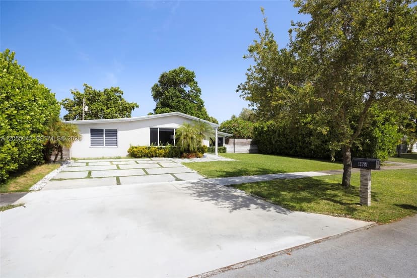 18681 Belview Dr, Cutler Bay FL 33157