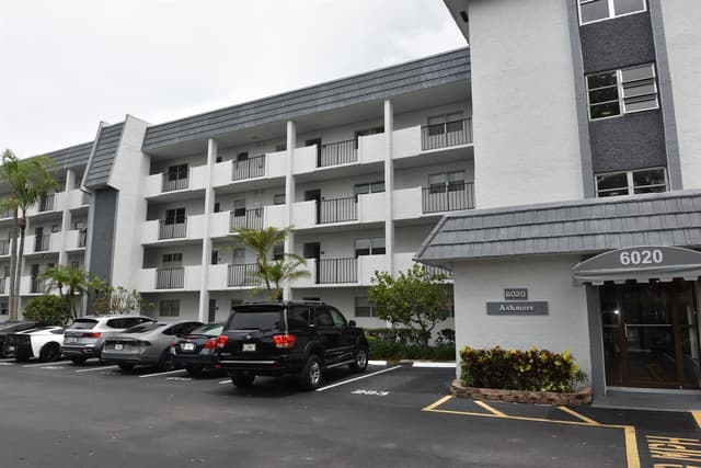 6020 NW 44th Street # 304, Lauderhill FL 33319 - Lauderhill, FL - Photo 2