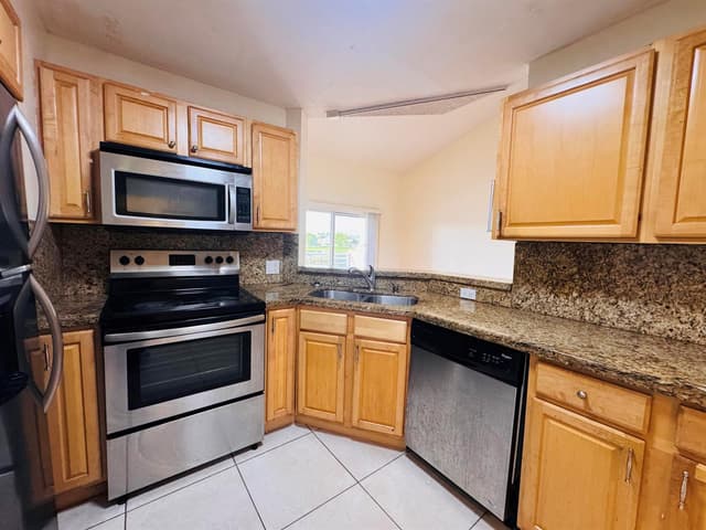 3409 NW 44TH Street # 205, Oakland Park FL 33309 - Oakland Park, FL - Photo 3