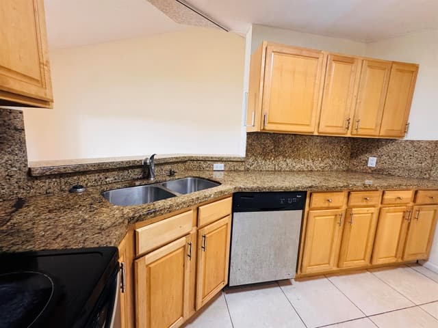 3409 NW 44TH Street # 205, Oakland Park FL 33309 - Oakland Park, FL - Photo 4