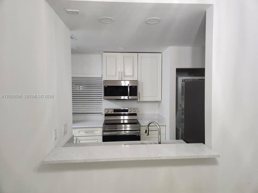 11643 NW 11th St, Pembroke Pines FL 33026