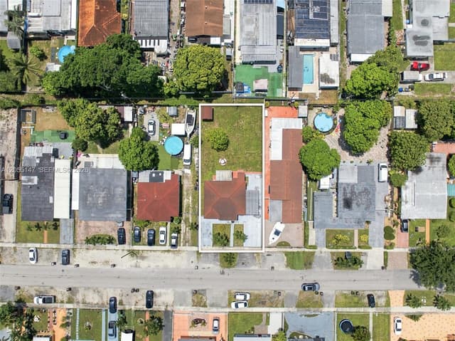 636 E 48th St, Hialeah FL 33013 - Hialeah, FL - Photo 6