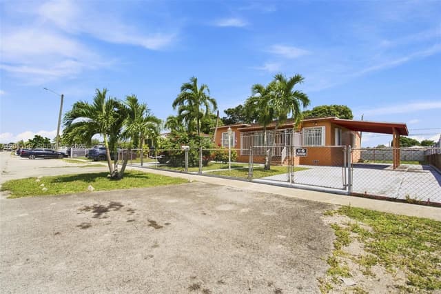 636 E 48th St, Hialeah FL 33013 - Hialeah, FL - Photo 5