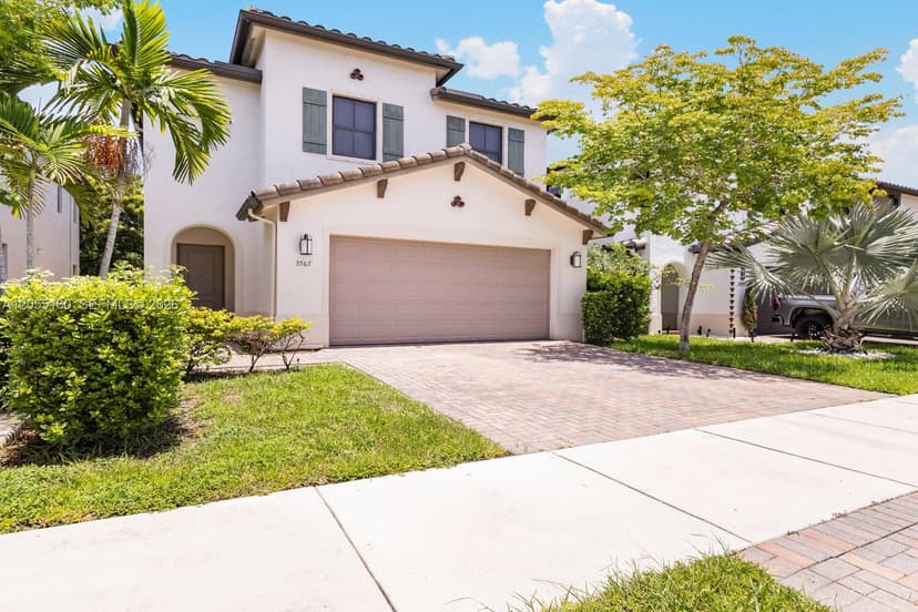 3565 W 97th St, Hialeah FL 33018
