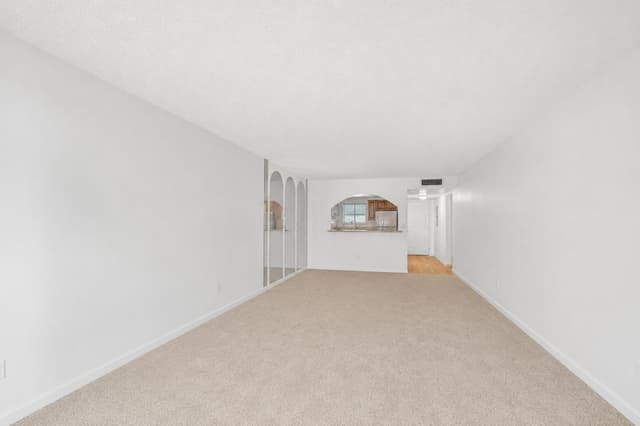 3186 VIA POINCIANA # 114, Lake Worth FL 33467 - Lake Worth, FL - Photo 2