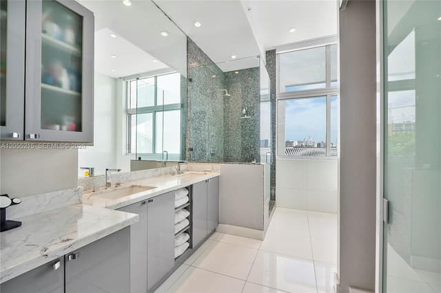 2001 Meridian Ave # 16, Miami Beach FL 33139 - Miami Beach, FL - Photo 7
