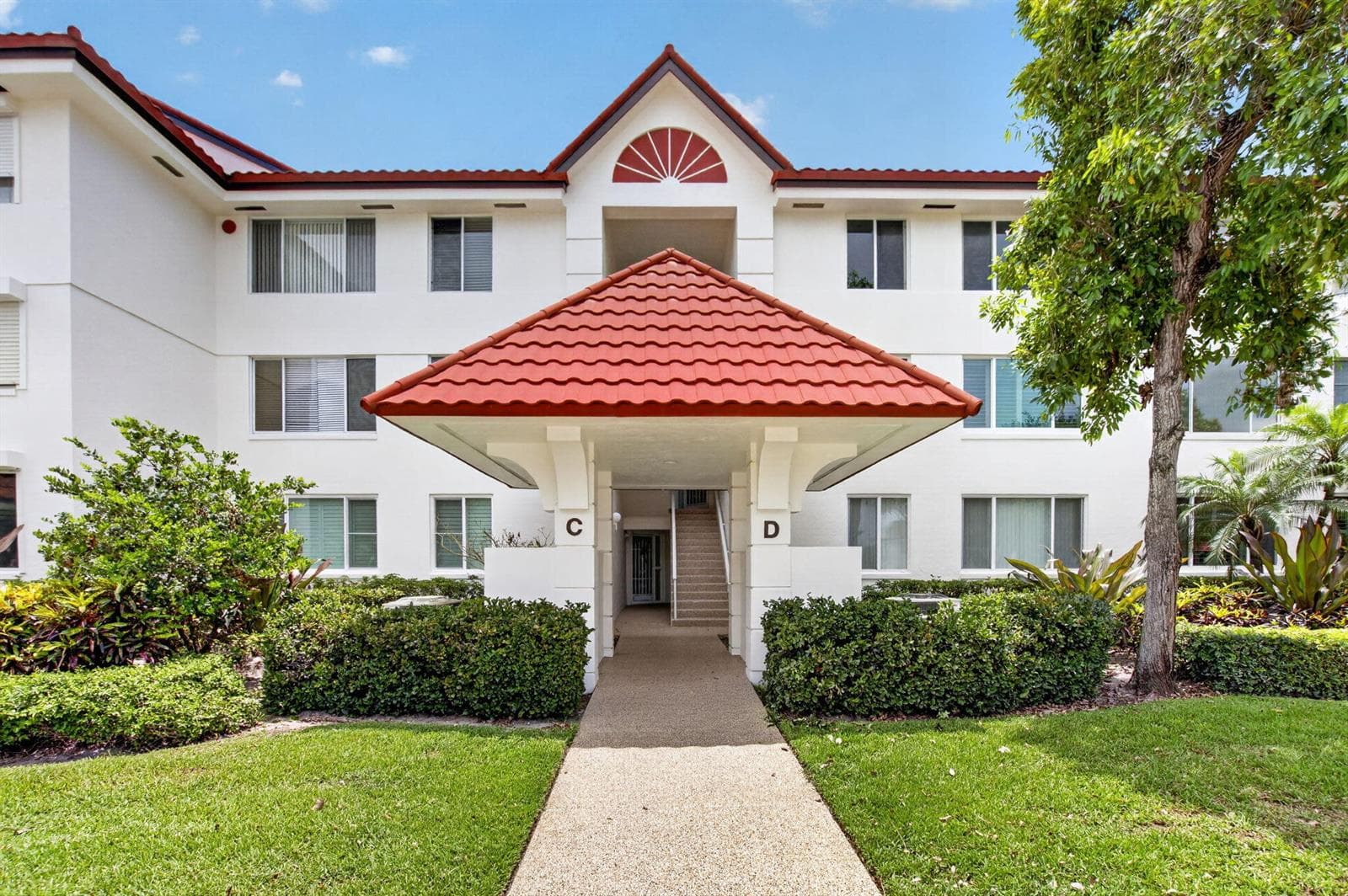 104 HALF MOON Circle # D2, Hypoluxo FL 33462 - Hypoluxo, FL - Photo 1