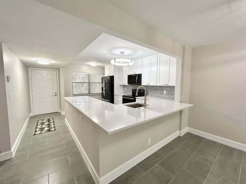 7681 Tahiti Lane # 102, Lake Worth FL 33467