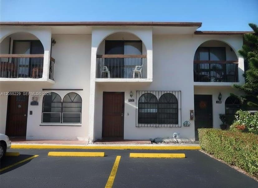 1082 W 79th St # 25, Hialeah FL 33014