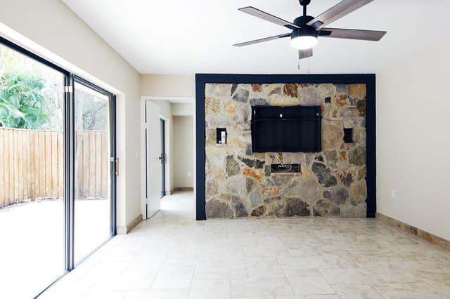 1700 Embassy Drive Apt 402, West Palm Beach FL 33401 - West Palm Beach, FL - Photo 3