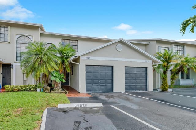 10723 NW 11TH Street # 10723, Pembroke Pines FL 33026 - Pembroke Pines, FL - Photo 2