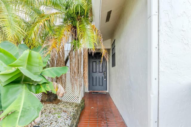 10723 NW 11TH Street # 10723, Pembroke Pines FL 33026 - Pembroke Pines, FL - Photo 5