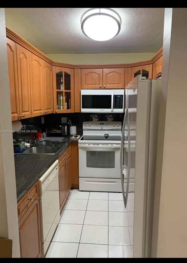 1221 SW 122nd Ave # 105, Miami FL 33184 - Miami, FL - Photo 6