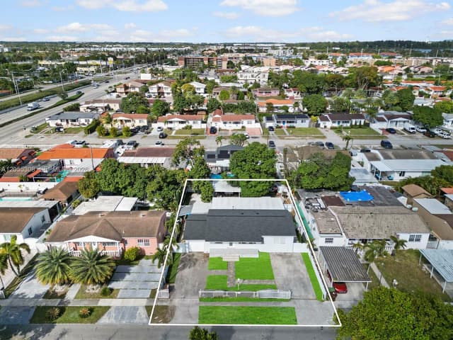 355 W 62nd St, Hialeah FL 33012 - Hialeah, FL - Photo 3