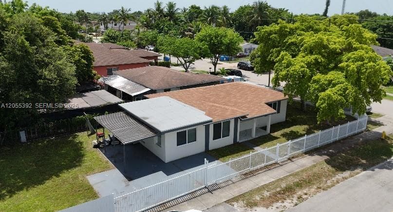 5325 SW 22nd St, West Park FL 33023