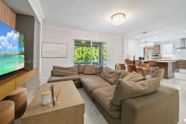 3846 W Gardenia Ave, Weston FL 33332 - Weston, FL - Photo 6