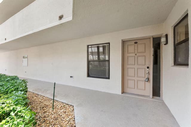 5800 Camino Del Sol # 102, Boca Raton FL 33433 - Boca Raton, FL - Photo 2