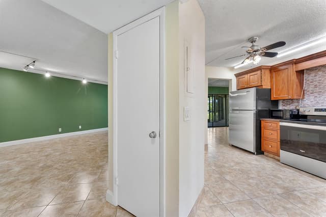 5800 Camino Del Sol # 102, Boca Raton FL 33433 - Boca Raton, FL - Photo 3