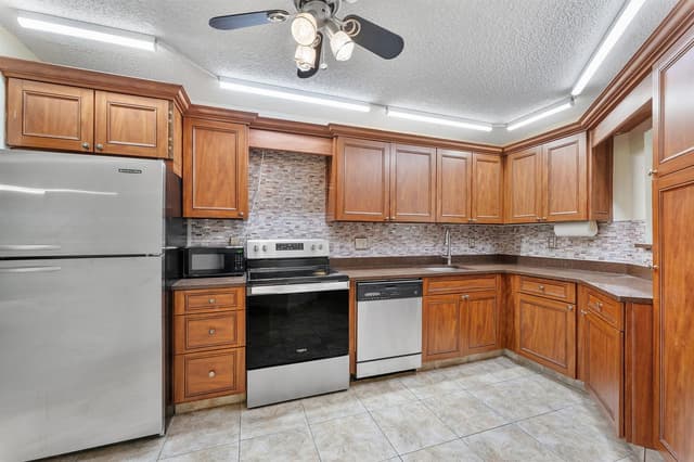 5800 Camino Del Sol # 102, Boca Raton FL 33433 - Boca Raton, FL - Photo 4