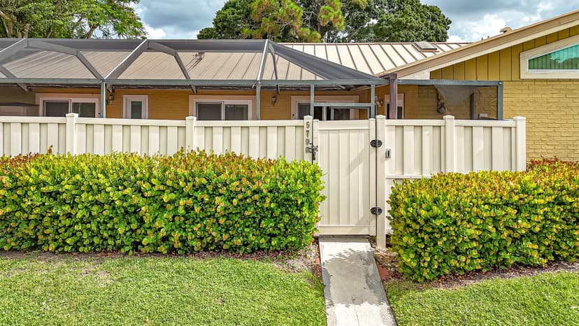 5796 Golden Eagle Circle, Palm Beach Gardens FL 33418