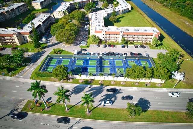 8600 Sunrise Lakes Blvd # 201, Sunrise FL 33322 - Sunrise, FL - Photo 5
