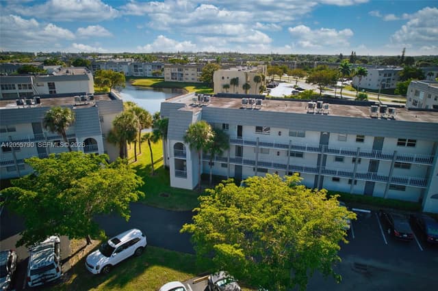 8600 Sunrise Lakes Blvd # 201, Sunrise FL 33322 - Sunrise, FL - Photo 4