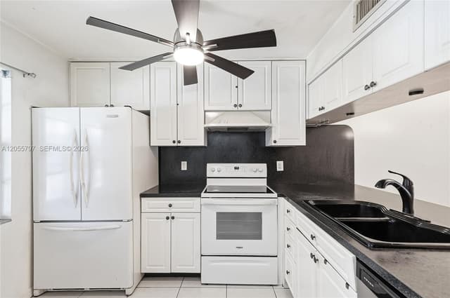 1105 Bahama Bnd # F2, Coconut Creek FL 33066 - Coconut Creek, FL - Photo 6
