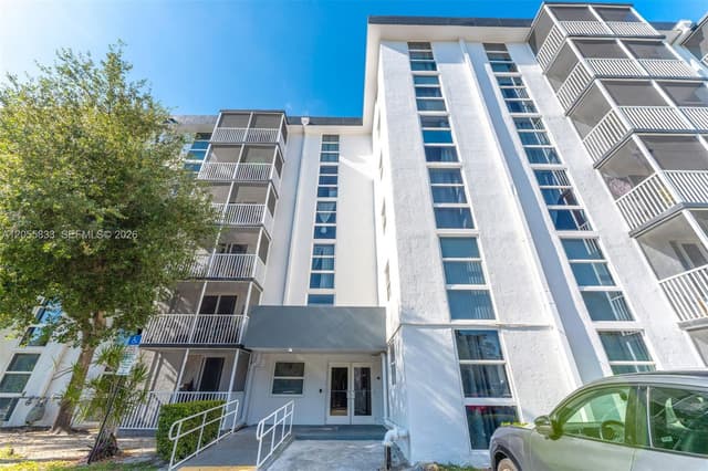 16851 NE 23rd Ave # A516, North Miami Beach FL 33160 - North Miami Beach, FL - Photo 4