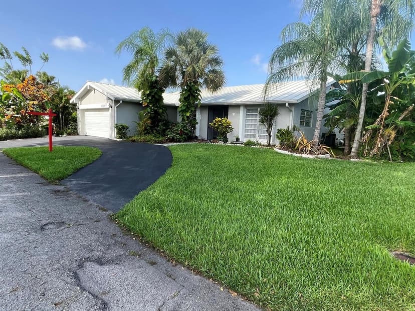 4804 MANGO Drive, Tamarac FL 33319