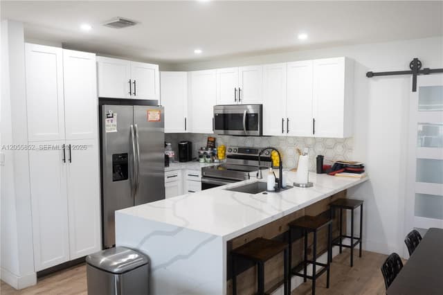 7330 NW 1st Ct, Pembroke Pines FL 33024 - Pembroke Pines, FL - Photo 3