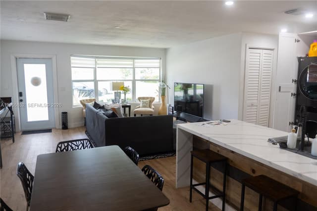 7330 NW 1st Ct, Pembroke Pines FL 33024 - Pembroke Pines, FL - Photo 5