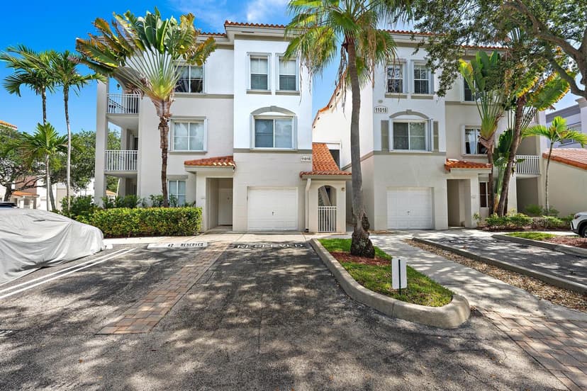 11018 LEGACY Drive # 201, Palm Beach Gardens FL 33410