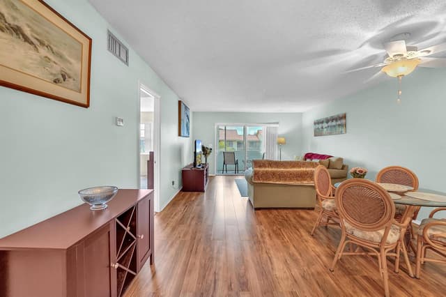 210 Lake Evelyn Drive, West Palm Beach FL 33411 - West Palm Beach, FL - Photo 3