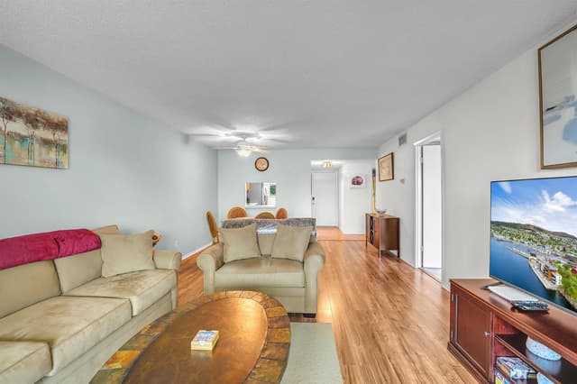 210 Lake Evelyn Drive, West Palm Beach FL 33411 - West Palm Beach, FL - Photo 5