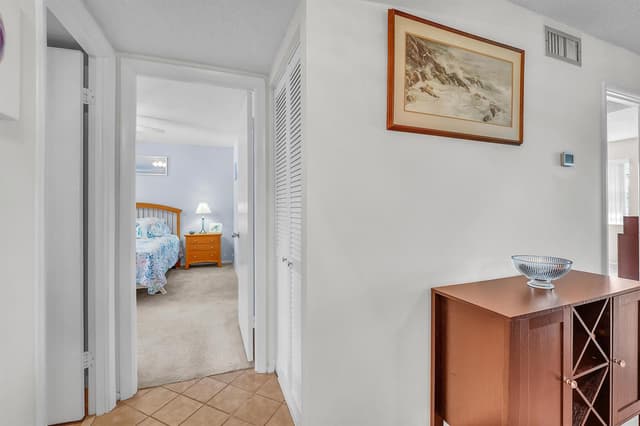 210 Lake Evelyn Drive, West Palm Beach FL 33411 - West Palm Beach, FL - Photo 4
