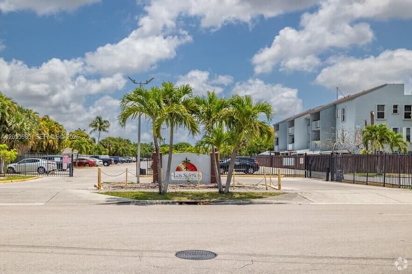 1725 W 60th St # F202, Hialeah FL 33012