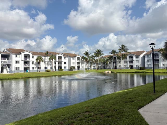 2640 S University Drive S # 127, Davie FL 33328 - Davie, FL - Photo 2