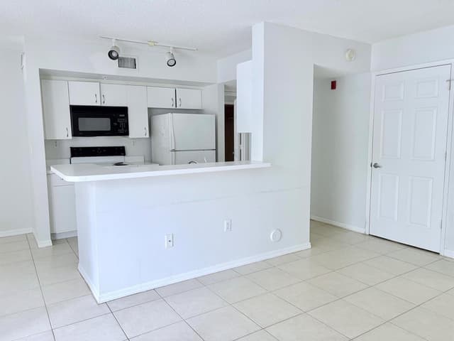2640 S University Drive S # 127, Davie FL 33328 - Davie, FL - Photo 7