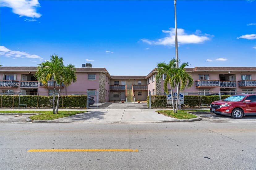 1250 W 26th Pl # 108, Hialeah FL 33010