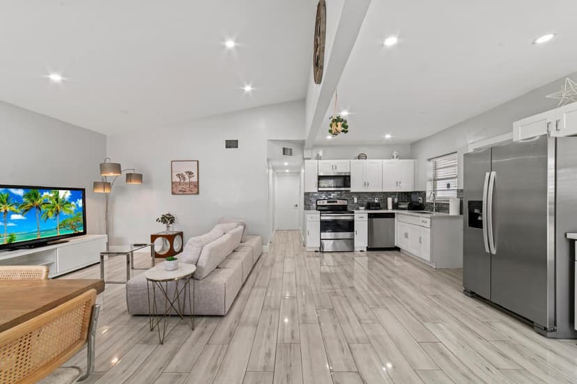 371 Kentucky Avenue, Fort Lauderdale FL 33312