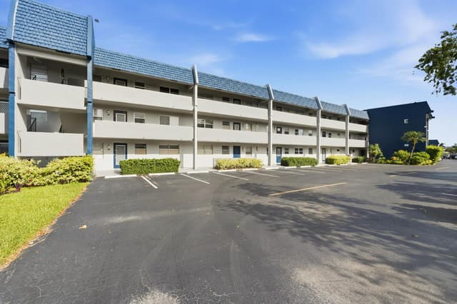 7837 Golf Circle Drive # 209, Margate FL 33063 - Margate, FL - Photo 2