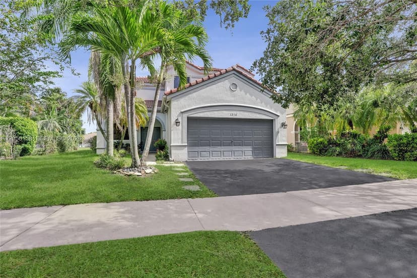 1216 Chinaberry Dr, Weston FL 33327