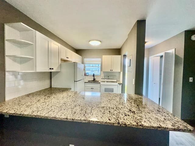 1113 LAKE Terrace # 107, Boynton Beach FL 33426 - Boynton Beach, FL - Photo 2