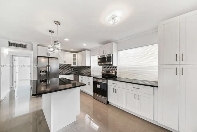 899 S Normandy # 899, Delray Beach FL 33484 - Delray Beach, FL - Photo 5