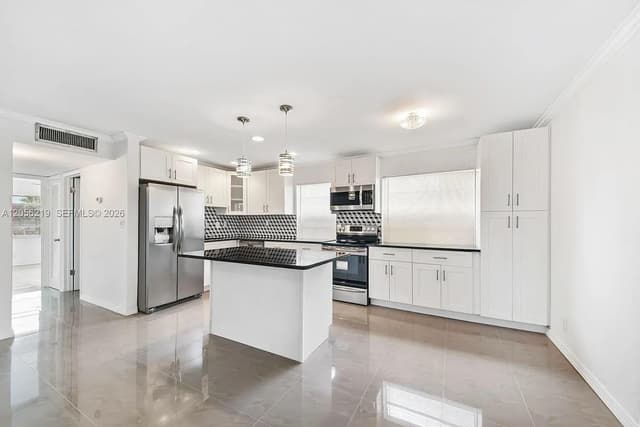 899 S Normandy # 899, Delray Beach FL 33484 - Delray Beach, FL - Photo 4