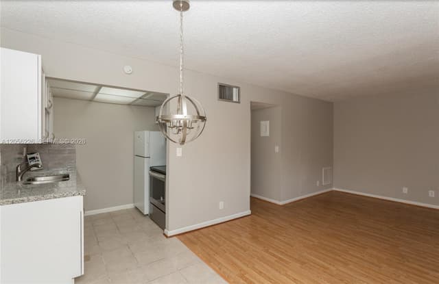 2145 Pierce St # 218, Hollywood FL 33020 - Hollywood, FL - Photo 6