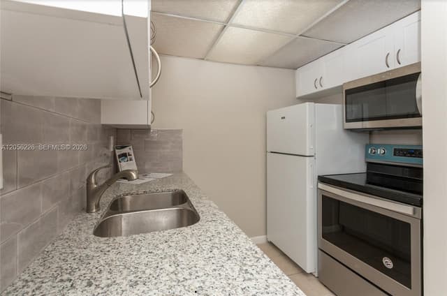 2145 Pierce St # 218, Hollywood FL 33020 - Hollywood, FL - Photo 3