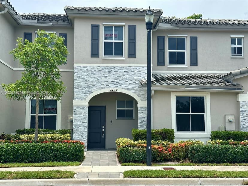 2737 SE 17th St, Homestead FL 33035